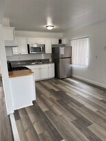 4077 Oakcrest Dr in San Diego, CA - Building Photo