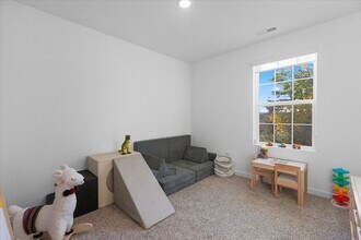 271 Charlestowne Lakes Dr in St. Charles, IL - Building Photo - Building Photo