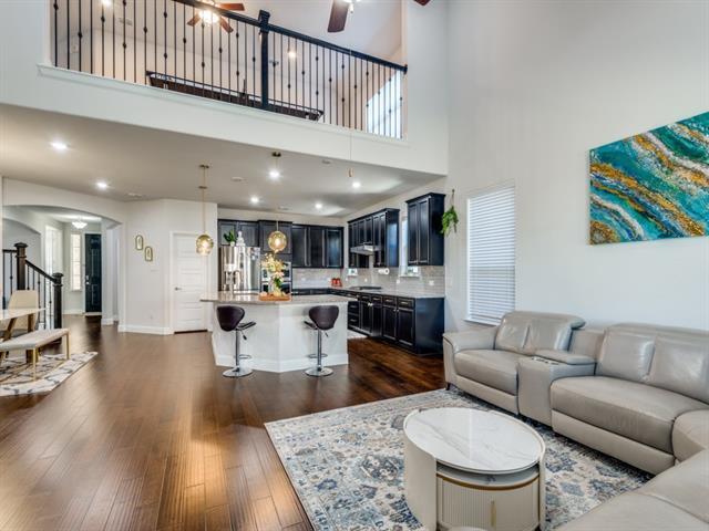 property at 3253 Lakewood Blfs Trl