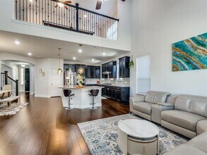 3253 Lakewood Blfs Trl in Lewisville, TX - Building Photo - Building Photo