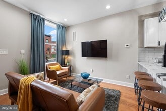 2235 E Chase St in Baltimore, MD - Building Photo - Building Photo