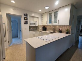 609 NE 14th Pl in Fort Lauderdale, FL - Building Photo