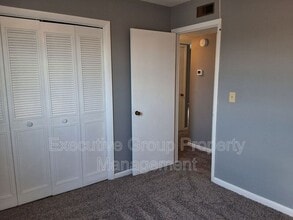 253 University Dr in Radcliff, KY - Building Photo - Building Photo