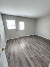 63 Coats Cir in Benson, NC - Building Photo - Building Photo