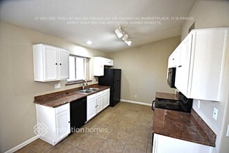 2361 E Pinto Dr in Gilbert, AZ - Building Photo - Building Photo
