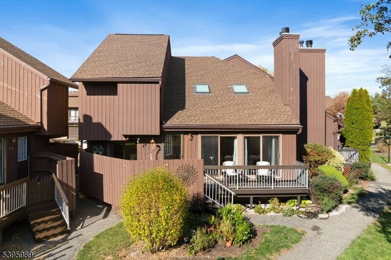 4141 Bloomingdale Dr in Hillsborough Township, NJ - Building Photo