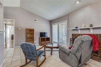 5913 Lake Hubbard Pkwy in Garland, TX - Building Photo - Building Photo