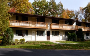 Carole Jean Estates in Clifton Park, NY - Foto de edificio - Building Photo