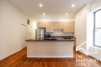 2835 W Medill Ave in Chicago, IL - Building Photo - Building Photo