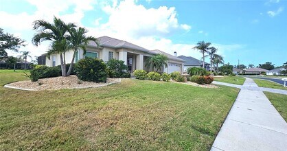 105 Abercrombie Ave in Englewood, FL - Building Photo - Building Photo