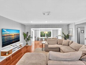 1786 NE 21st St in Fort Lauderdale, FL - Foto de edificio - Building Photo