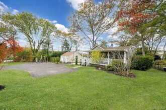 10 Siracusa Blvd in Smithtown, NY - Building Photo - Building Photo