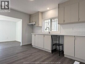 941 Cataraqui St in Windsor, ON - Building Photo