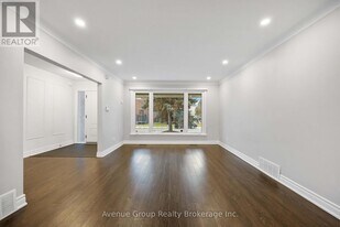 190 Northwood Dr in Toronto, ON - Building Photo
