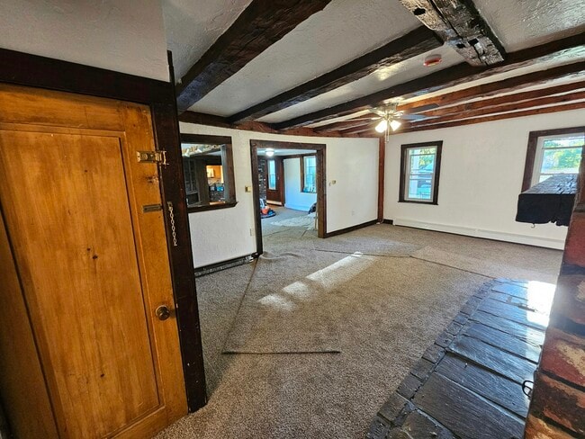 81 Oak St in East Bridgewater, MA - Building Photo - Building Photo