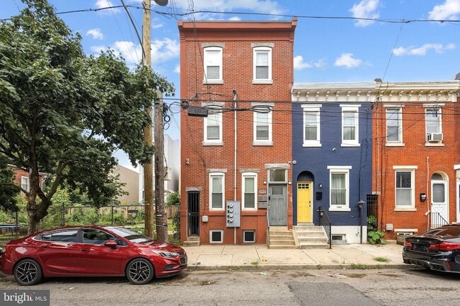 property at 1940 N Marshall St