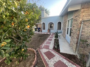 312 Candlewood Rd in Laredo, TX - Building Photo - Building Photo