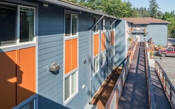 1717 Douglas Hwy in Juneau, AK - Building Photo - Building Photo