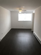 4902 Kershaw St, Unit 2nd Floor in Philadelphia, PA - Foto de edificio - Building Photo