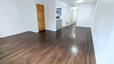 20 Bentley Ave in Jersey City, NJ - Building Photo - Building Photo