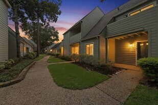 2303 Briarwest Blvd in Houston, TX - Building Photo