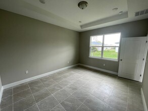 334 Drum Ct in Poinciana, FL - Building Photo - Building Photo