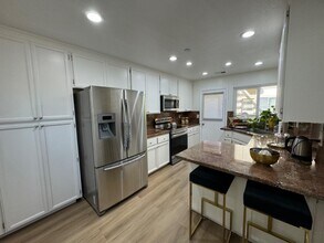 963 La Mesa Terrace in Sunnyvale, CA - Building Photo - Building Photo