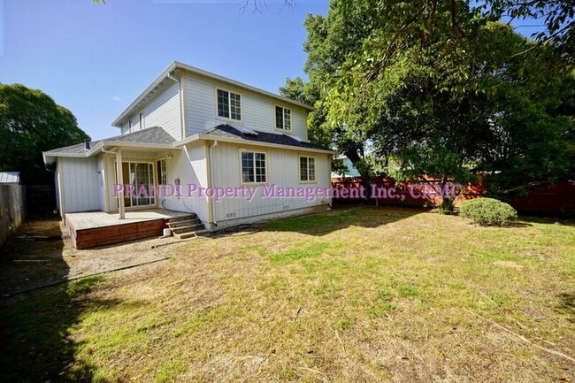 9 Bayview St in San Rafael, CA - Building Photo - Building Photo