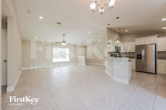 5392 Kasper St in Port Charlotte, FL - Building Photo - Building Photo