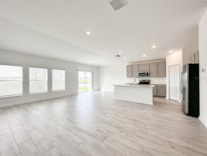 2302 Burney Fls Ln in Davenport, FL - Building Photo - Building Photo