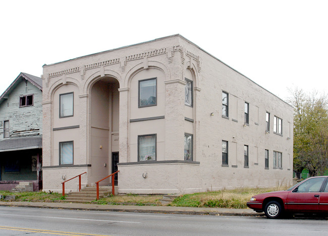 Domo Apartments in Indianapolis, IN - Building Photo - Building Photo