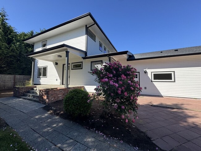 7816 Trails End Dr SE in Tumwater, WA - Building Photo - Building Photo