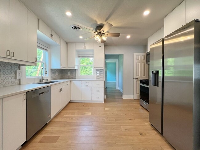 property at 5802 N Park Ave