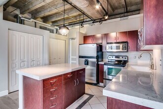 114 W Adams St in Phoenix, AZ - Foto de edificio - Building Photo