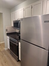 655 Talcottville Rd in Vernon, CT - Foto de edificio - Building Photo