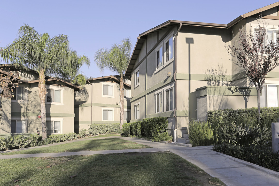 Yorba Linda Apartments in Yorba Linda, CA - Foto de edificio