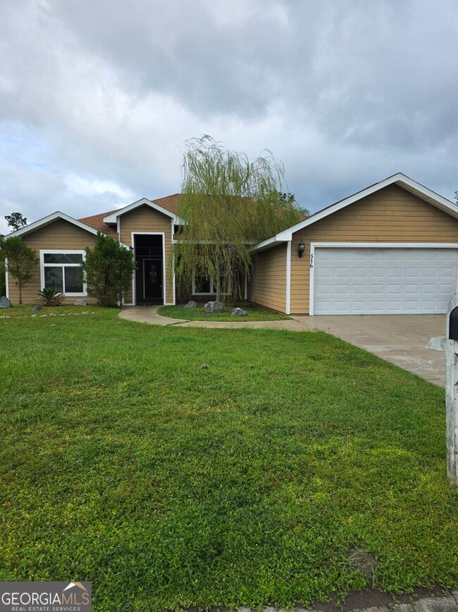 property at 516 Hide-A-Way Lk Lp
