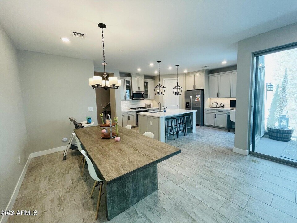 3855 S McQueen Rd in Chandler, AZ - Building Photo