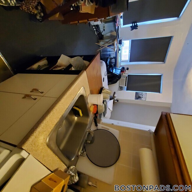 55 S Huntington Ave, Unit 202 in Boston, MA - Building Photo - Building Photo