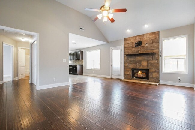 1290 Snowball Ln in Clarksville, TN - Building Photo - Building Photo