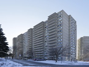 730 Montpellier in Montréal, QC - Building Photo - Building Photo