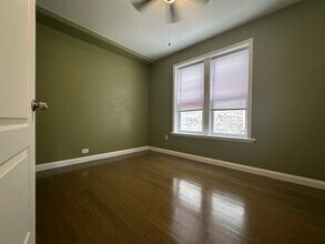 4918 N Troy St, Unit 1 in Chicago, IL - Building Photo - Building Photo