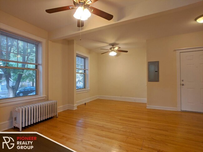 1615 W Berteau Ave, Unit #1 in Chicago, IL - Building Photo - Building Photo
