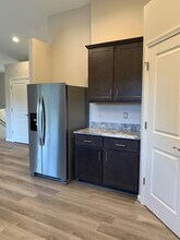 100 Covington Cove in Austintown, OH - Foto de edificio - Building Photo