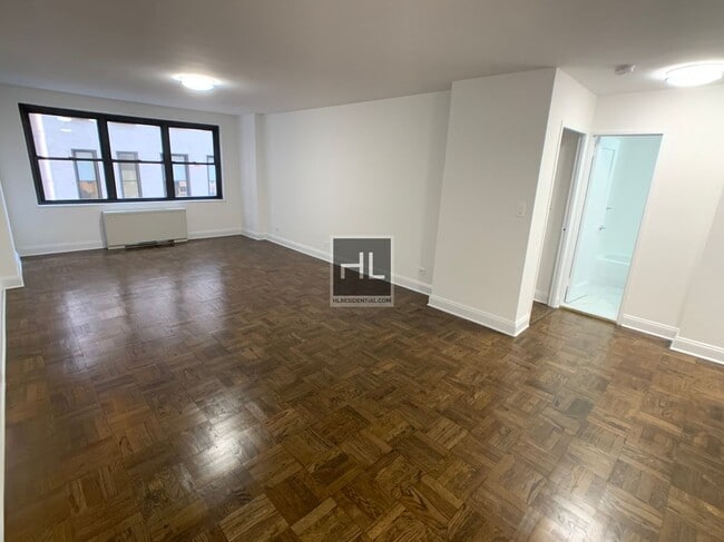 96-95 5th Ave in New York, NY - Building Photo - Building Photo