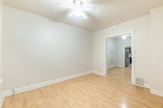 235 W 110th St in Chicago, IL - Building Photo - Building Photo