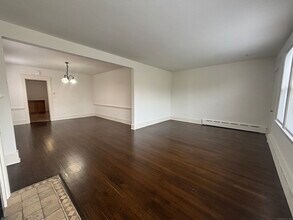 160 Elm St in West Haven, CT - Building Photo - Building Photo