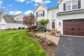 636 Yardley Ct in Webster, NY - Building Photo - Building Photo