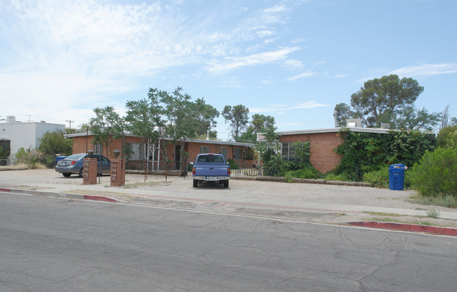 2226-2234 E 1st St in Tucson, AZ - Foto de edificio - Building Photo