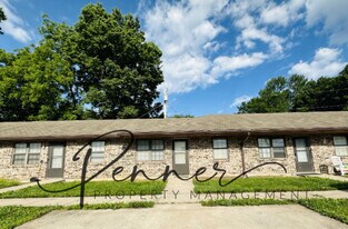 101 SW 7th St in Oak Grove, MO - Building Photo